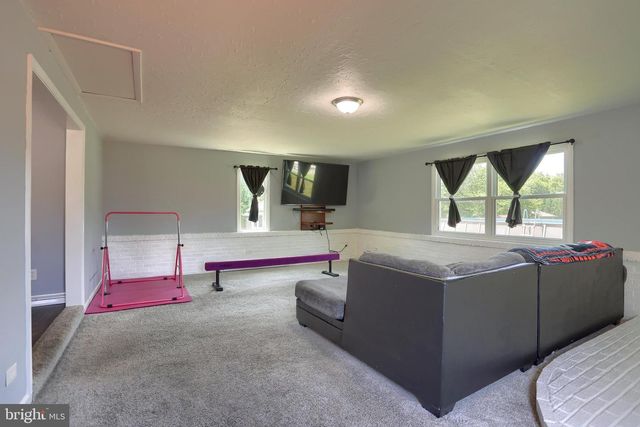 237 BUTTONWOOD DR, Elizabethtown, PA 17022