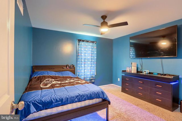 237 BUTTONWOOD DR, Elizabethtown, PA 17022
