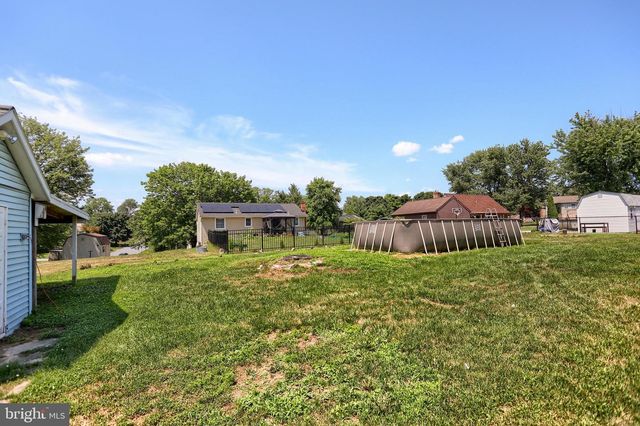 237 BUTTONWOOD DR, Elizabethtown, PA 17022