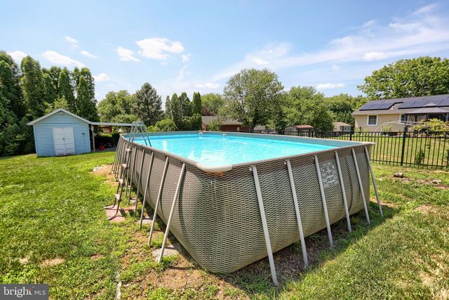 237 BUTTONWOOD DR, Elizabethtown, PA 17022