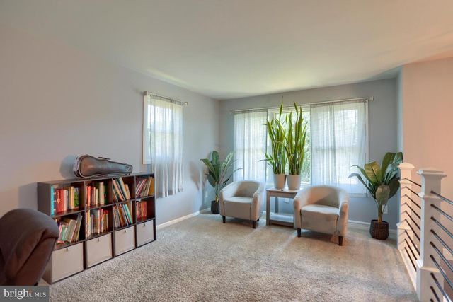 237 BUTTONWOOD DR, Elizabethtown, PA 17022