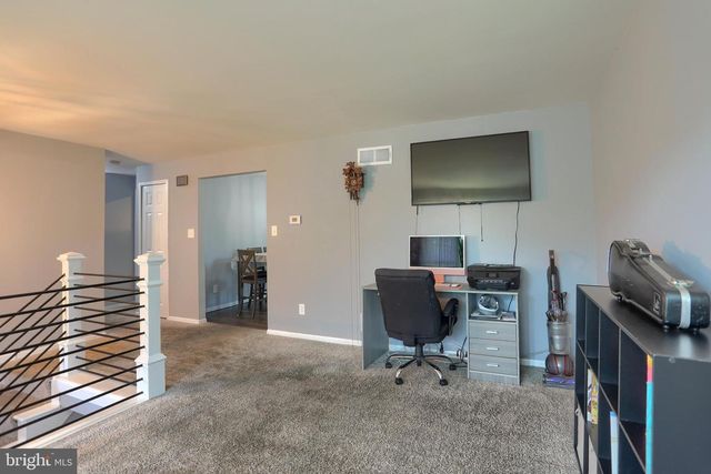 237 BUTTONWOOD DR, Elizabethtown, PA 17022