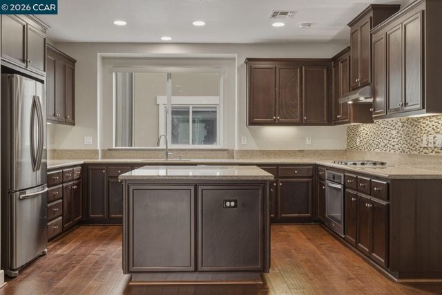 6668 Adare Ln, Dublin, CA 94568