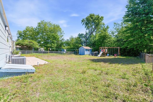 2038 S Poplar St, Wichita, KS 67211