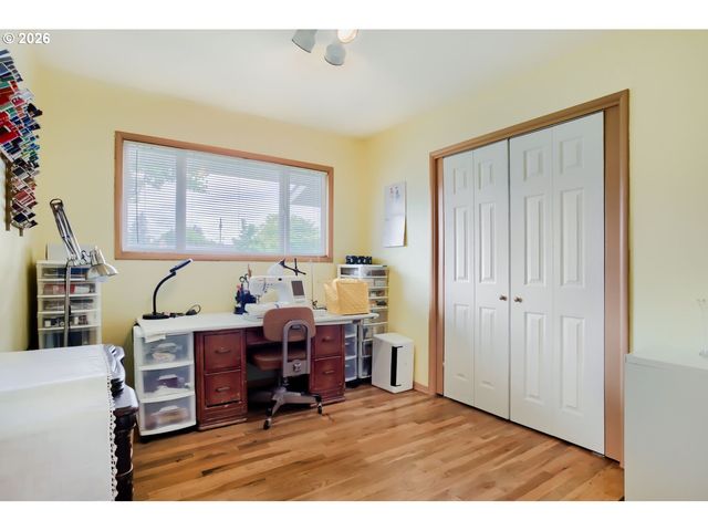 744 Se 170TH Dr, Portland, OR 97233