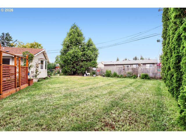744 Se 170TH Dr, Portland, OR 97233