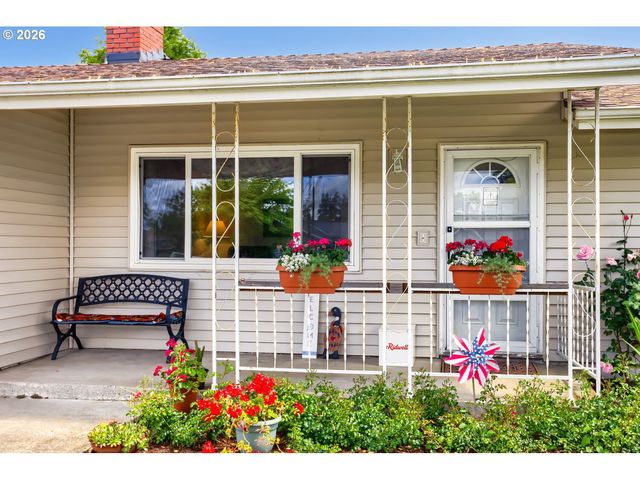 744 Se 170TH Dr, Portland, OR 97233