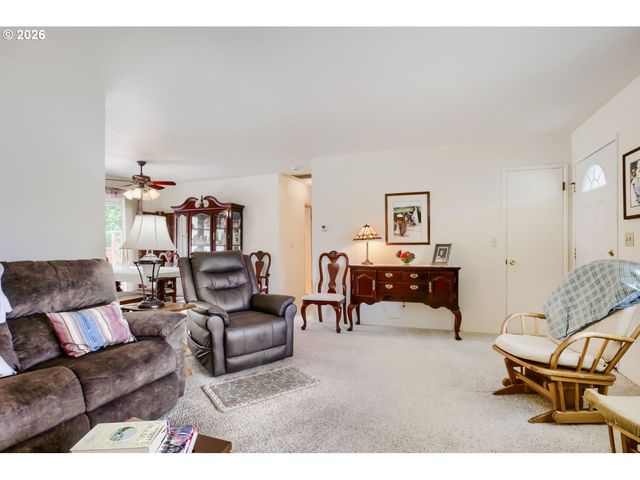 744 Se 170TH Dr, Portland, OR 97233