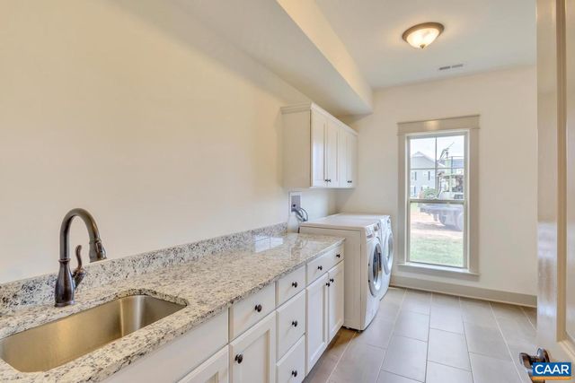 7 STEEP ROCK DR, Charlottesville, VA 22911