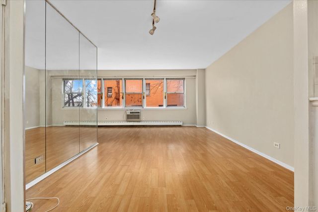 87-15 165th Street 4B, Jamaica, NY 11432