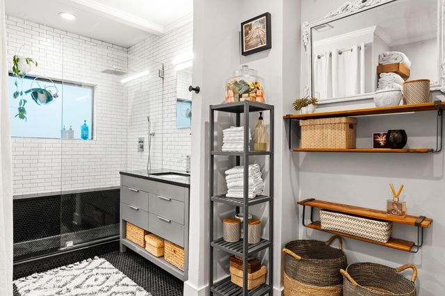 802 Ralfallen Street, Houston, TX 77008