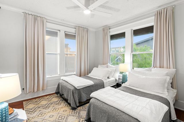 802 Ralfallen Street, Houston, TX 77008