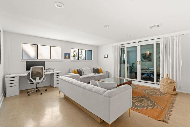 802 Ralfallen Street, Houston, TX 77008