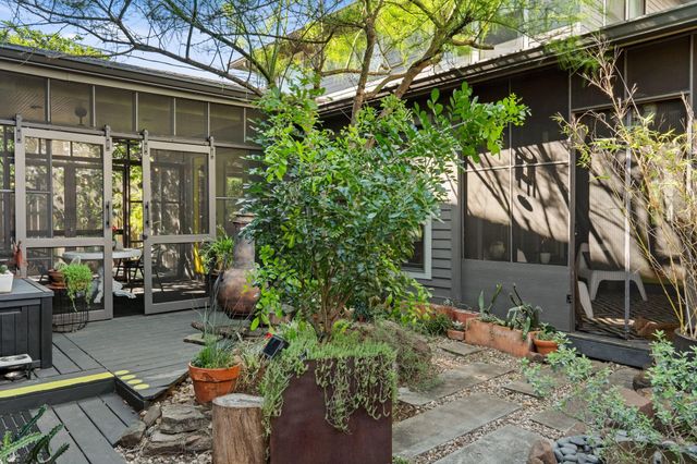 802 Ralfallen Street, Houston, TX 77008