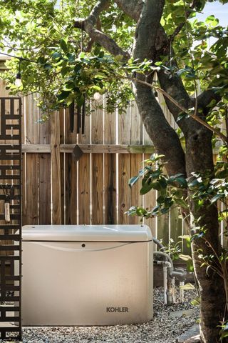 802 Ralfallen Street, Houston, TX 77008