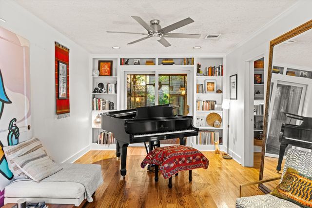 802 Ralfallen Street, Houston, TX 77008