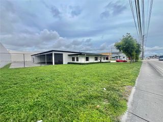 4301 NW 72nd Ave, Miami, FL 33166