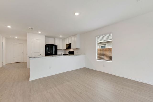 1292 Maple Street, Wilmer, TX 75141