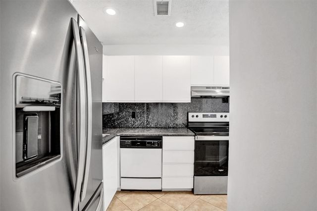 1415 Miami Road B, Fort Lauderdale, FL 33316