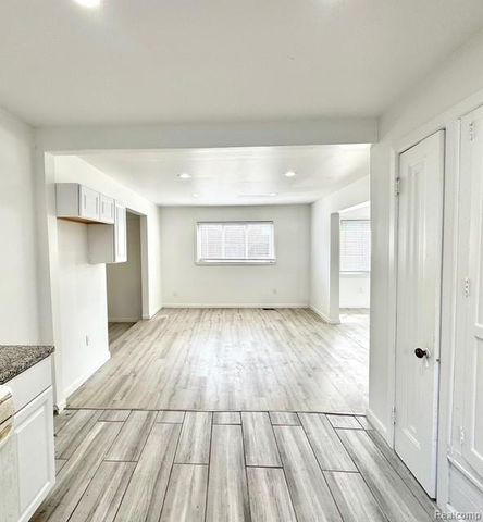 14364 Rutland Street, Detroit, MI 48227