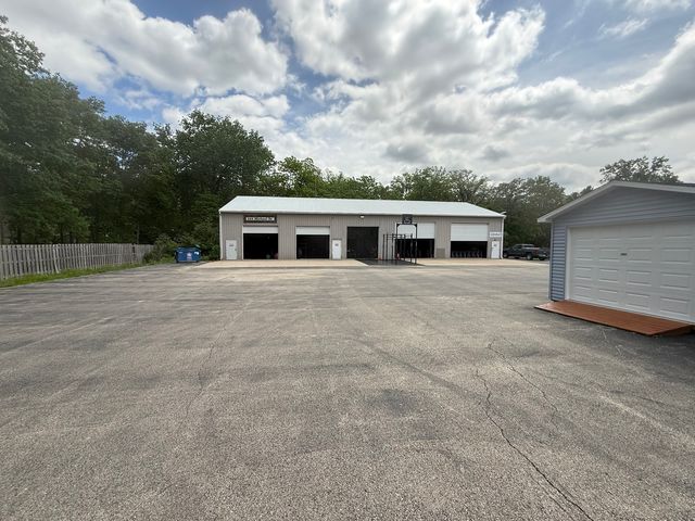 555 Michael Drive, Morris, IL 60450