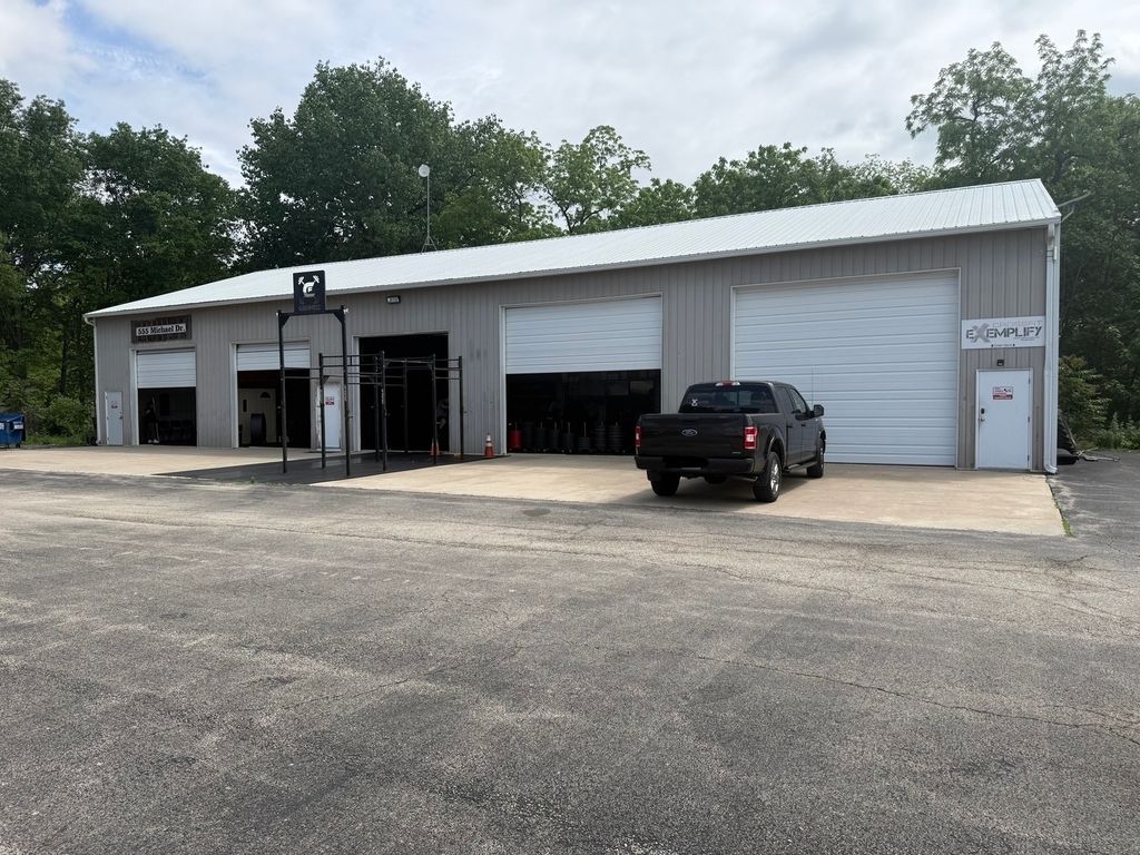 555 Michael Drive, Morris, IL 60450