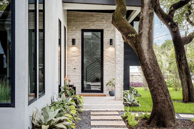 208 Reveille RD, West Lake Hills, TX 78746