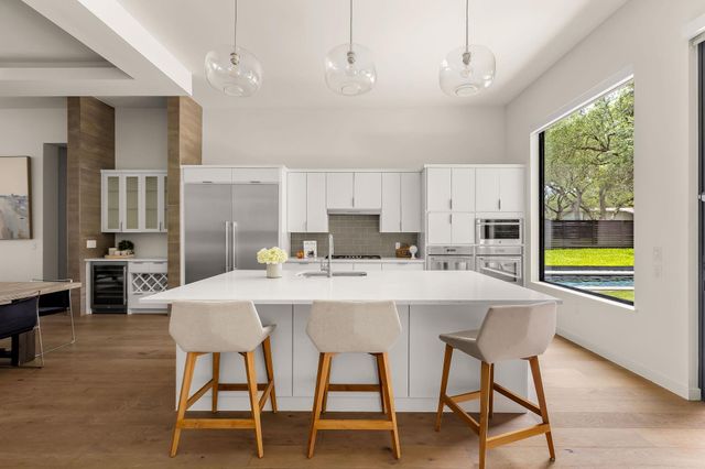 208 Reveille RD, West Lake Hills, TX 78746