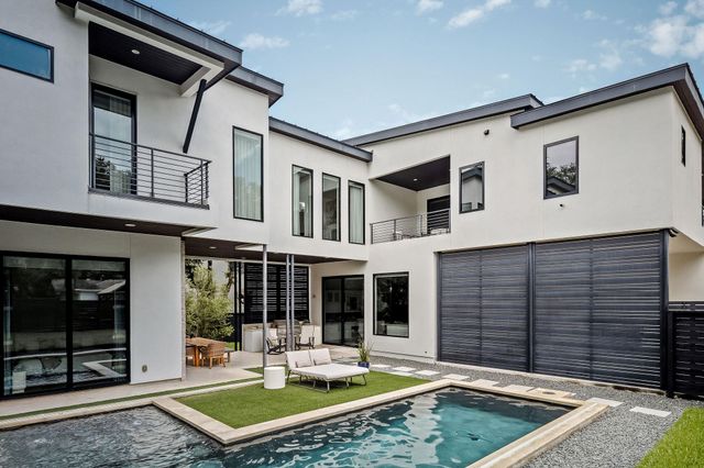 208 Reveille RD, West Lake Hills, TX 78746