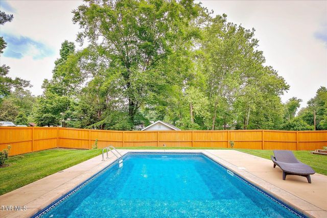 2013 Canterbury Road, Kingsport, TN 37660