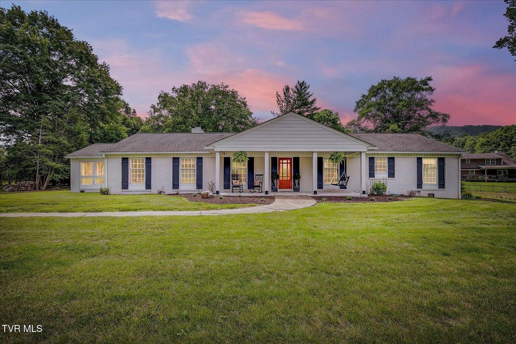 2013 Canterbury Road, Kingsport, TN 37660