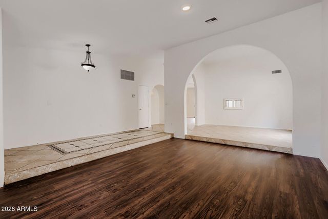 5615 E KINGS Avenue, Scottsdale, AZ 85254