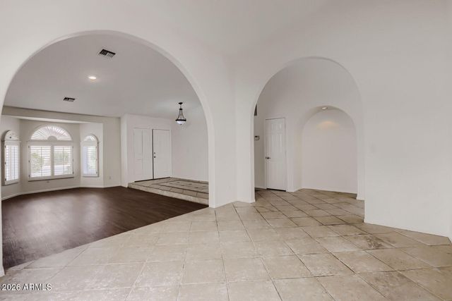 5615 E KINGS Avenue, Scottsdale, AZ 85254