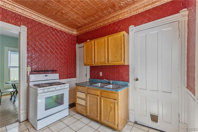 548 Columbus Avenue, Syracuse, NY 13210