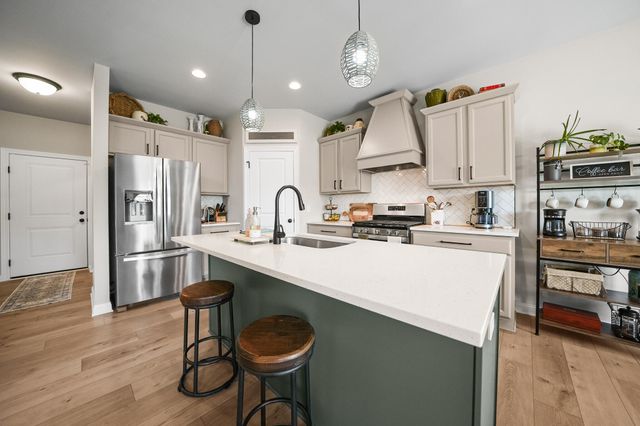 3002 Forestside Lane, Valparaiso, IN 46385