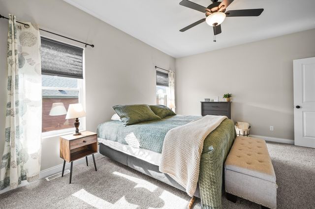 3002 Forestside Lane, Valparaiso, IN 46385
