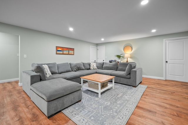 3002 Forestside Lane, Valparaiso, IN 46385