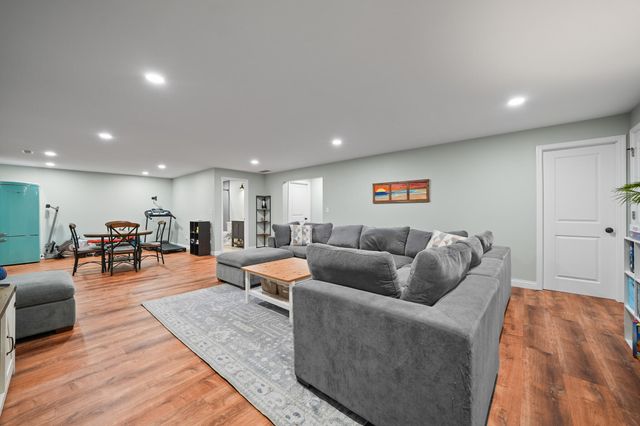 3002 Forestside Lane, Valparaiso, IN 46385
