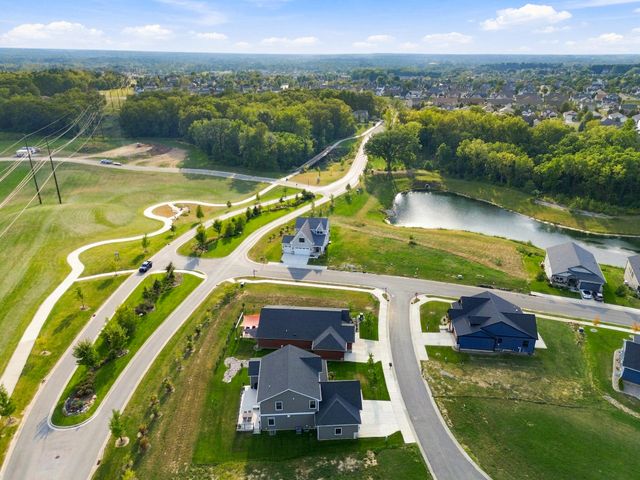 3002 Forestside Lane, Valparaiso, IN 46385