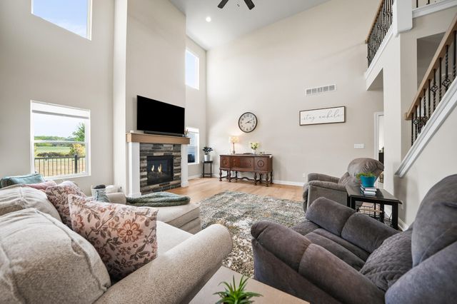 3002 Forestside Lane, Valparaiso, IN 46385