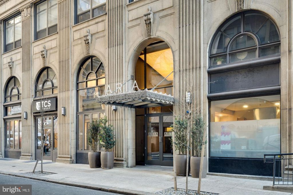 1425 LOCUST ST #4F, PHILADELPHIA, PA 19102 — exterior