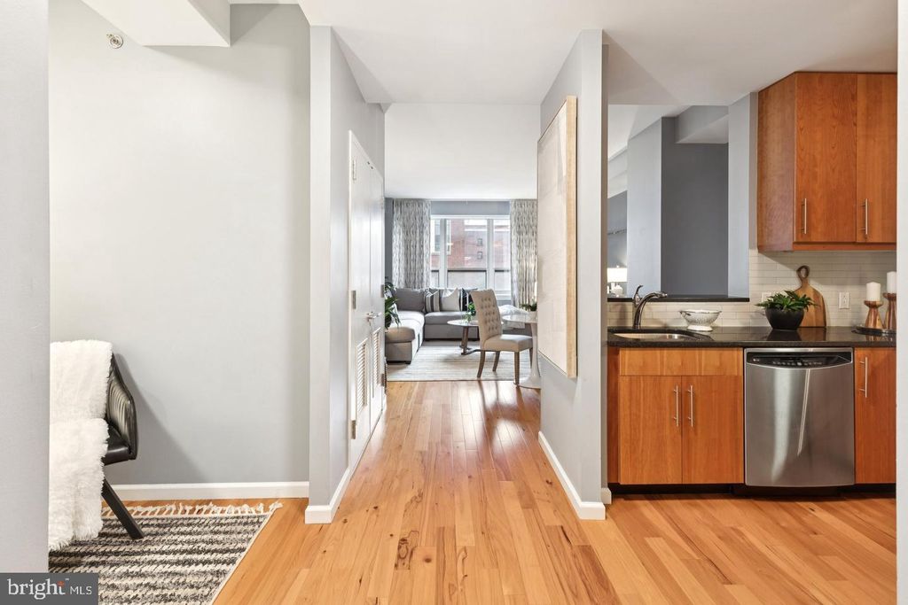 1425 LOCUST ST #4F, PHILADELPHIA, PA 19102 — photo 4