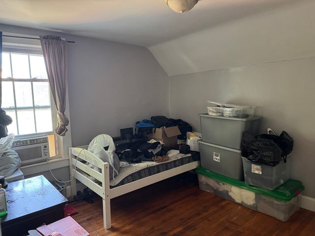 35 Farmland, Lowell, MA 01852