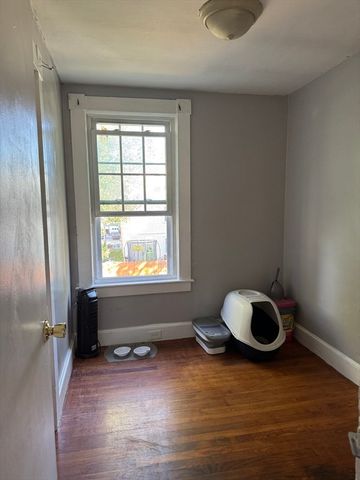 35 Farmland, Lowell, MA 01852