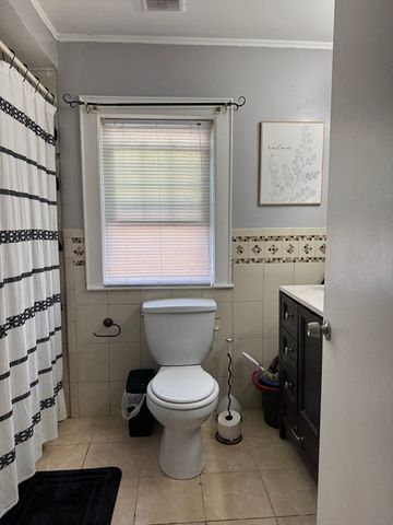 35 Farmland, Lowell, MA 01852