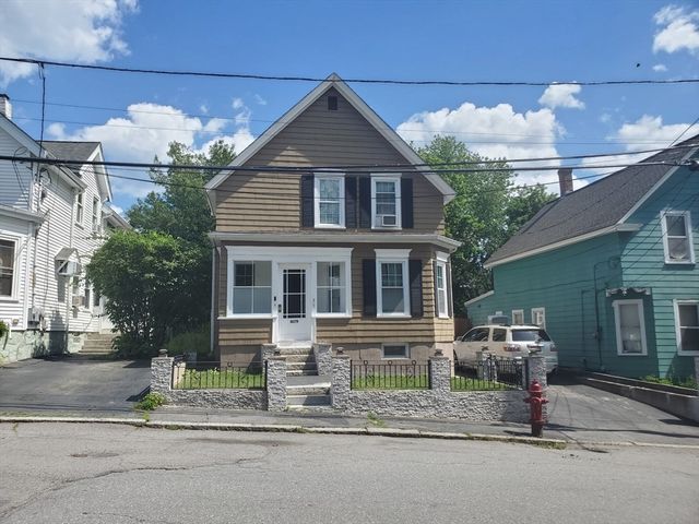 35 Farmland, Lowell, MA 01852