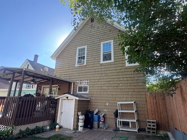 35 Farmland, Lowell, MA 01852