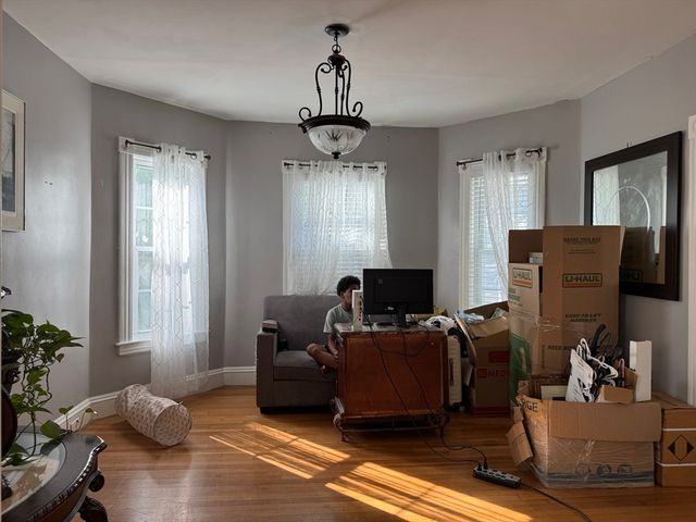 35 Farmland, Lowell, MA 01852