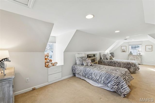 1009 Joanna Avenue, Glendale, MO 63122