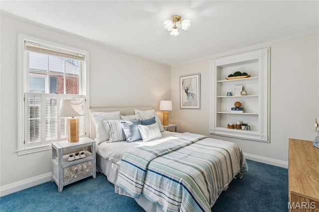 1009 Joanna Avenue, Glendale, MO 63122